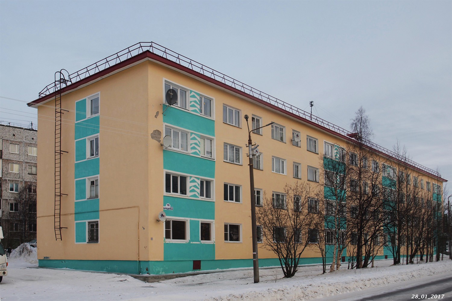 Мончегорск, Улица Бредова, 16