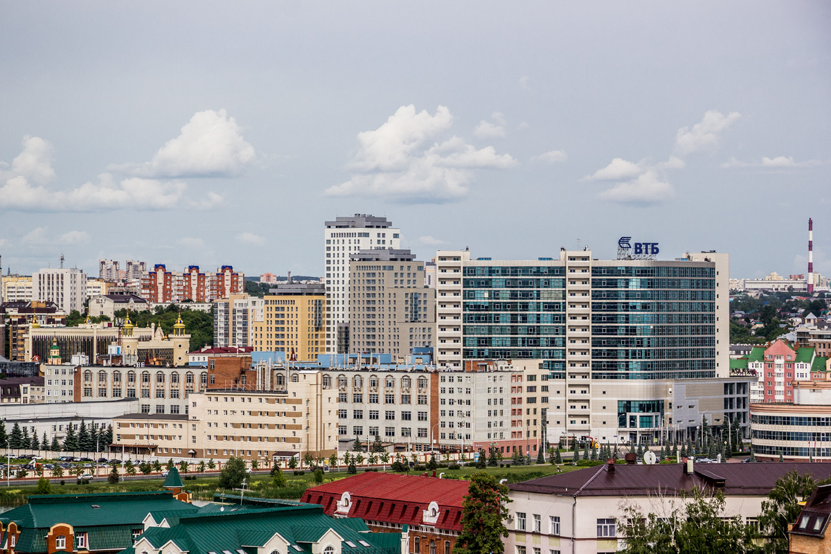 Казань, Улица Марселя Салимжанова, 9 / Спартаковская улица, 2А; Спартаковская улица, 2; Спартаковская улица, 6; Петербургская улица, 64
