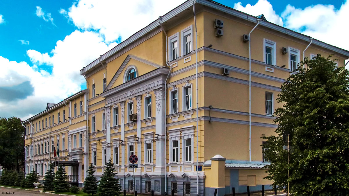 Уфа, Улица Александра Матросова, 1 / Улица Тукаева, 25