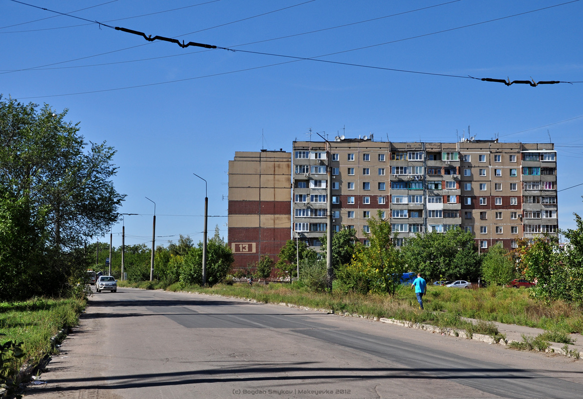 Макеевка, Микрорайон Калининский, 12; Микрорайон Калининский, 13