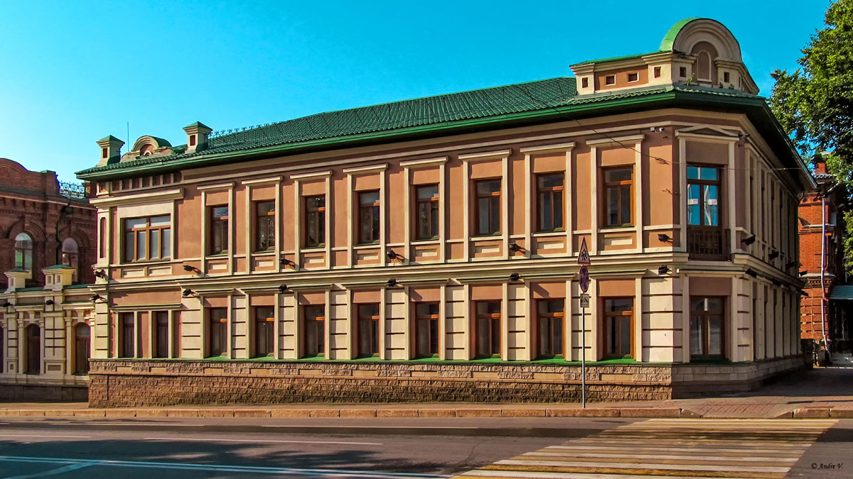 Уфа, Улица Ленина, 12 / Улица Пушкина, 102