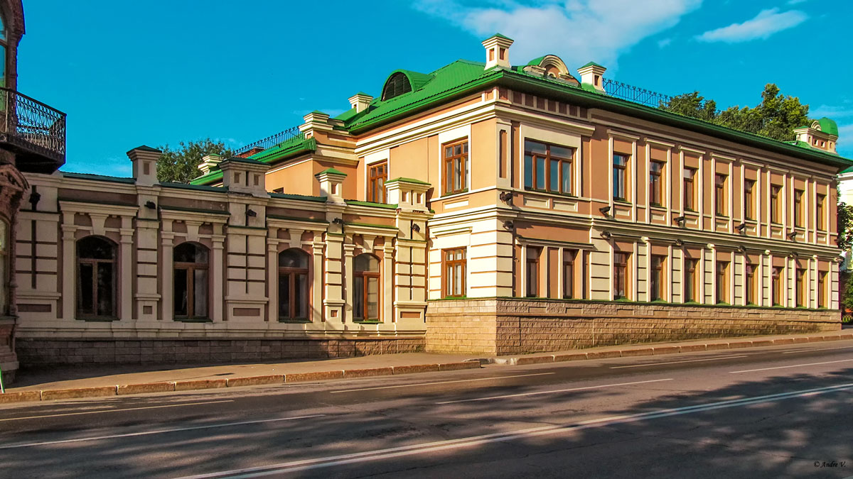 Ufa, Улица Ленина, 12 / Улица Пушкина, 102