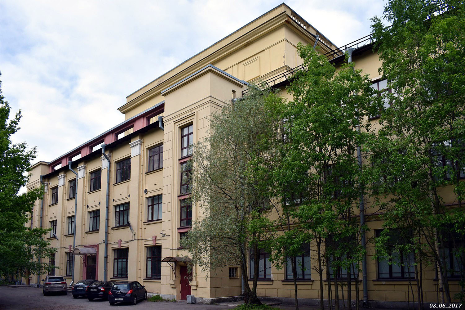 Санкт-Петербург, Гжатская улица, 27