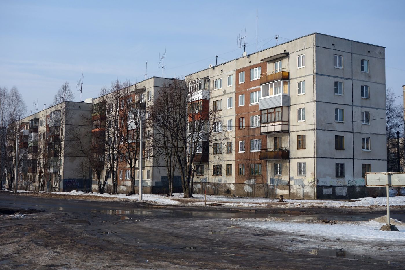 Тихвин, 2-й микрорайон, 10