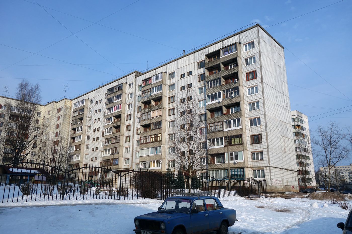 Тихвин, 6-й микрорайон, 27