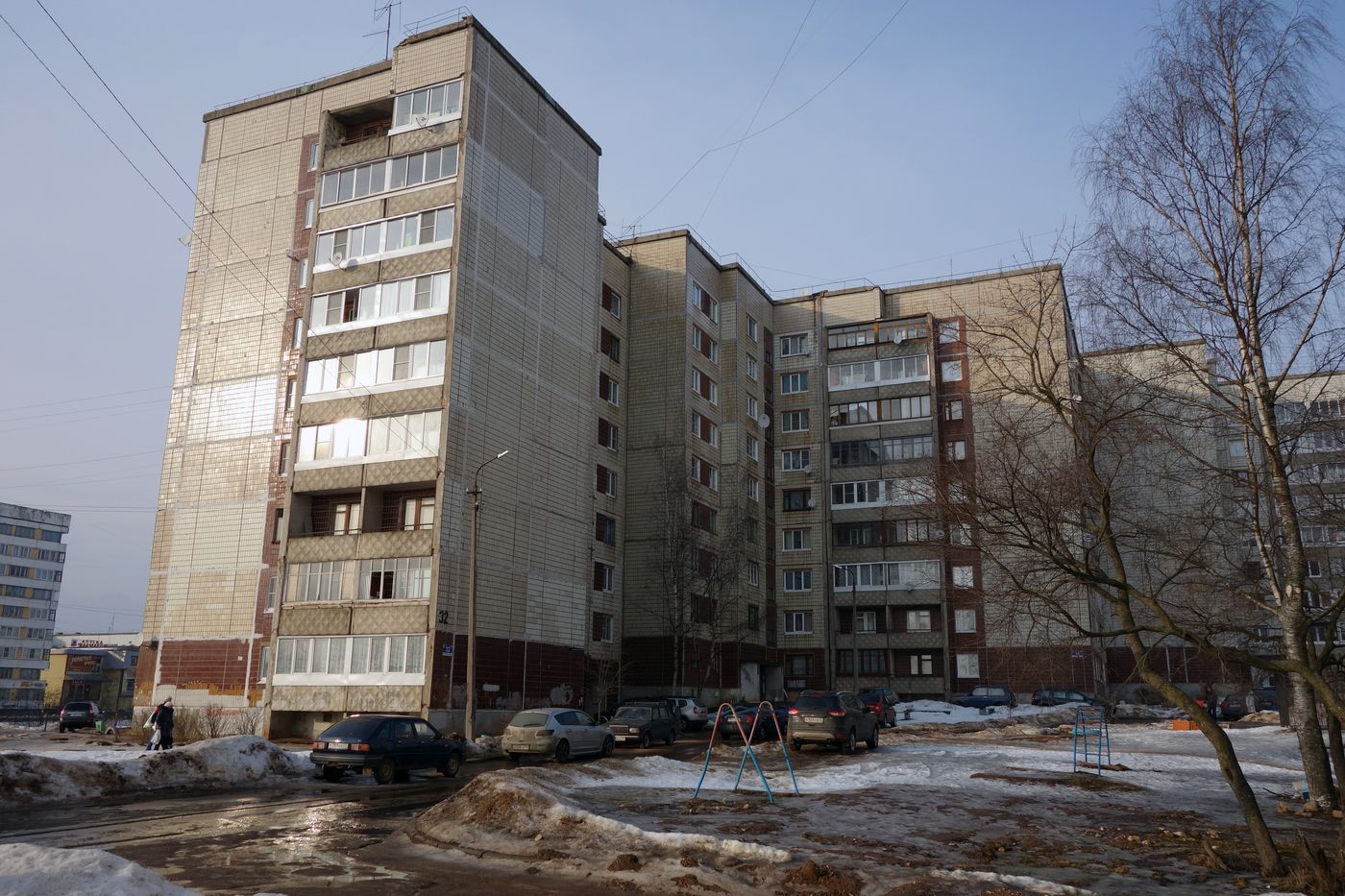 Тихвин, 6-й микрорайон, 32; 6-й микрорайон, 31; 6-й микрорайон, 30