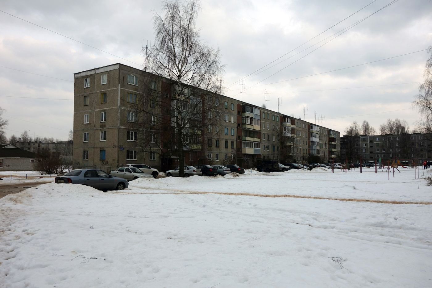 Тихвин, 4-й микрорайон, 27