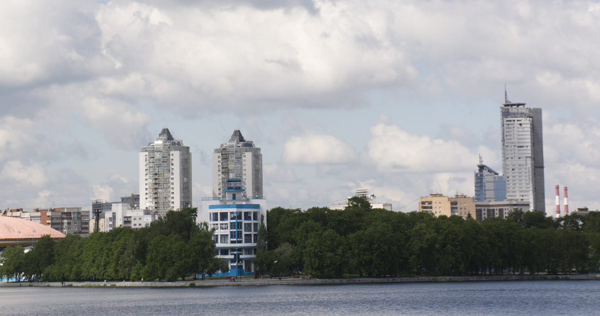Екатеринбург, Красный переулок, 5 корп. 1; Красный переулок, 5 корп. 2; Улица Героев России, 2