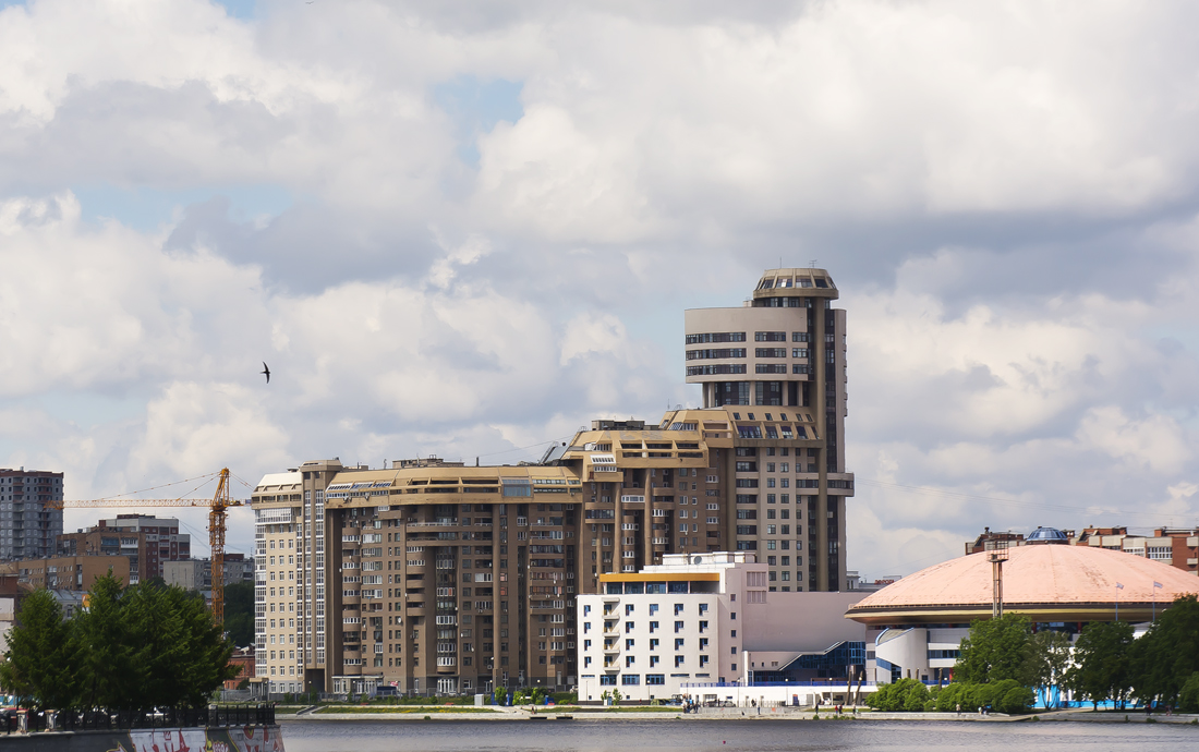 Екатеринбург, Красный переулок, 8Б; Улица Николая Никонова, 25