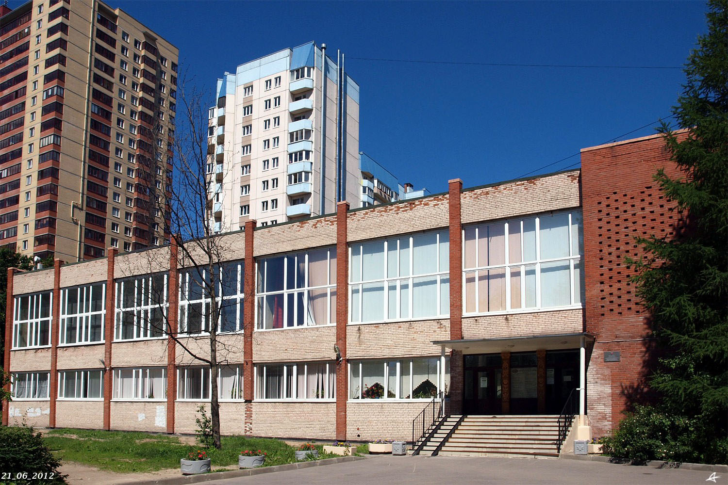 Санкт-Петербург, Улица Ушинского, 16