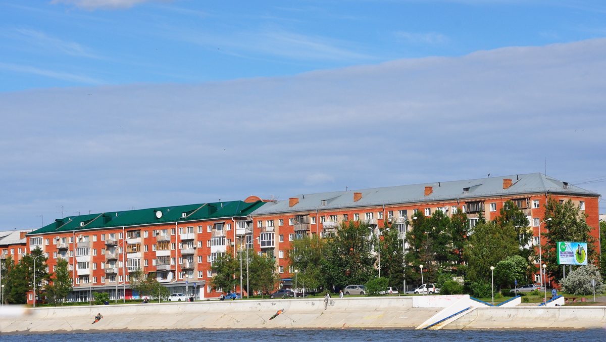 Омск, Иртышская набережная, 40; Иртышская набережная, 41