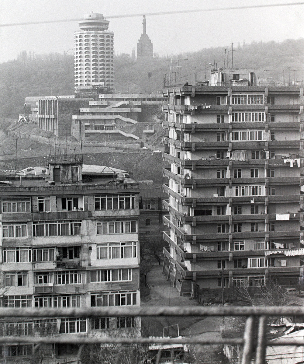 Ереван, Улица Сараланджа, 103; Улица Мхитара Гераци, 24. Ереван — Панорамы