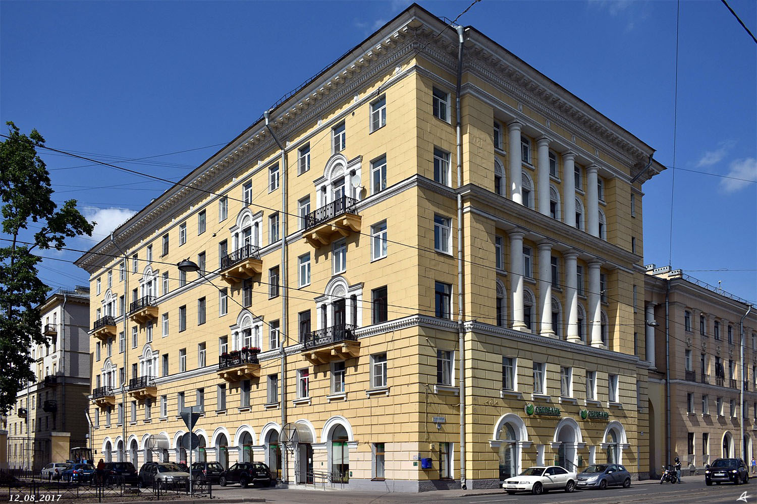 Санкт-Петербург, Среднеохтинский проспект, 10