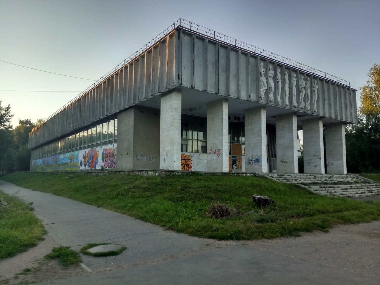 Глазов, Улица Тани Барамзиной, 2