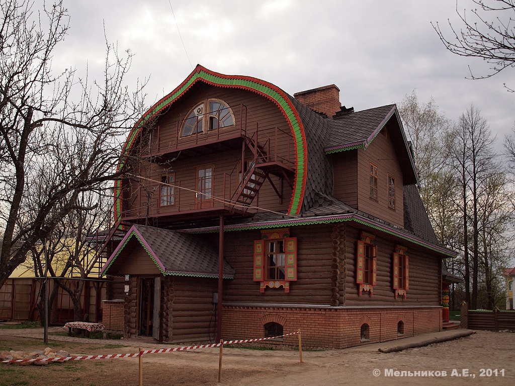 Переславль-Залесский, Улица Урицкого, 38. Резные орнаменты (кроме наличников)