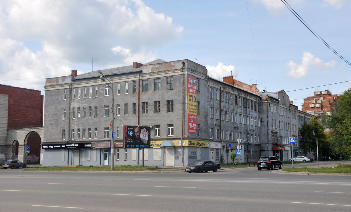 Омск, Улица Декабристов, 130 / Бульвар Мартынова, 8