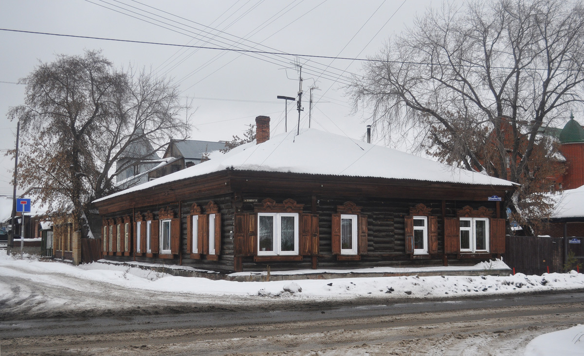 Omsk, Улица Декабристов, 61 /  Улица Чкалова, 60