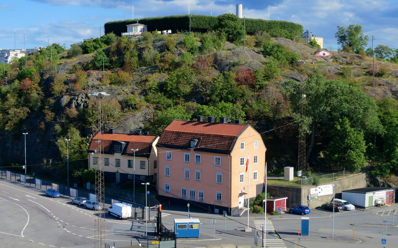 Стокгольм, Tegelviksslingan, 26; Tegelviksslingan, 20