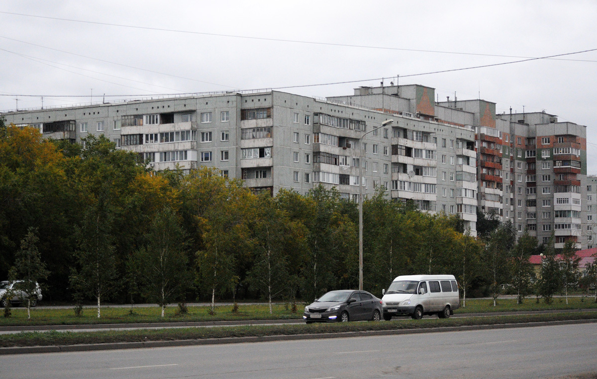 Omsk, Улица Конева, 30; Улица Конева, 32