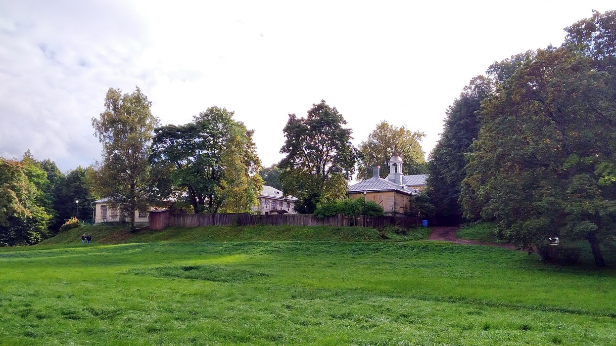 Выборг, Парк Монрепо, Главный дом; Парк Монрепо, Библиотечный флигель