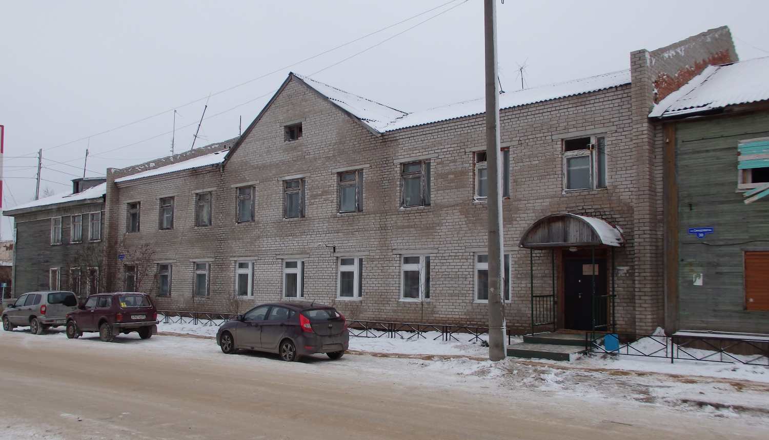 Нарьян-Мар, Улица Смидовича, 32; Октябрьская улица, 37
