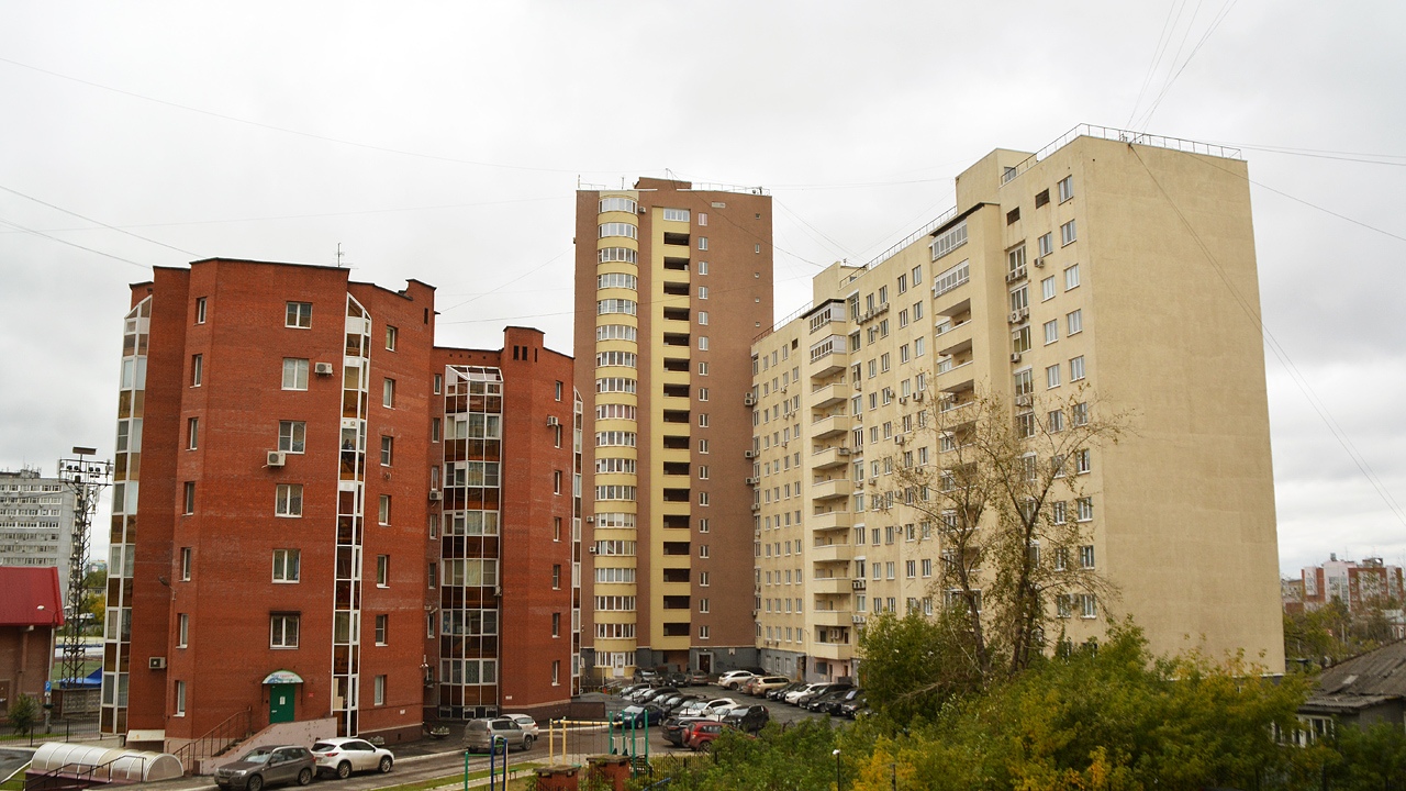Perm, Улица Краснова, 34; Улица Пушкина, 84