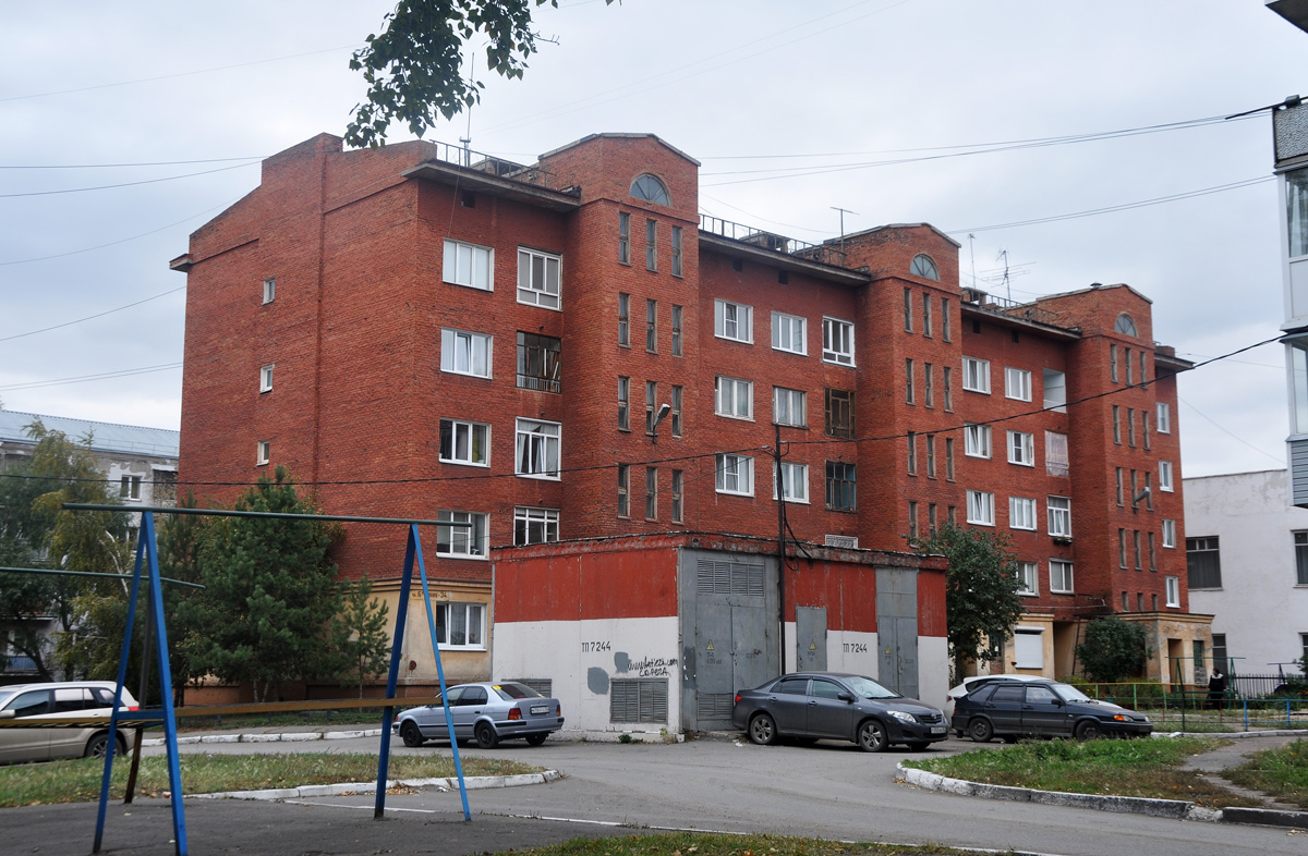 Омск, Улица 6-я линия, 34; Улица 6-я линия, 34 *