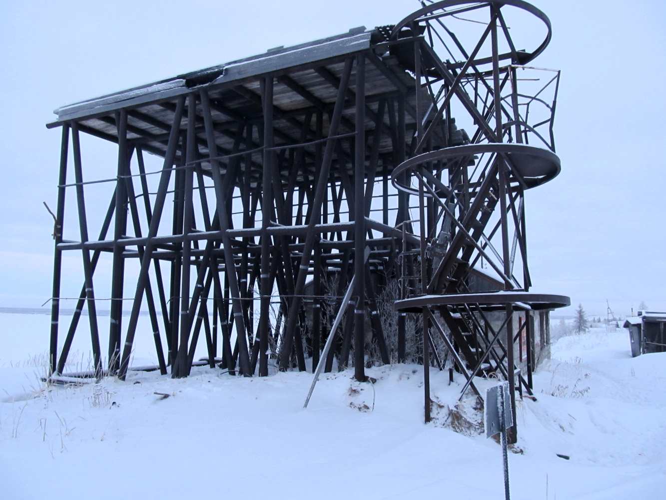 Искателей, Озёрная улица, водонапорная башня