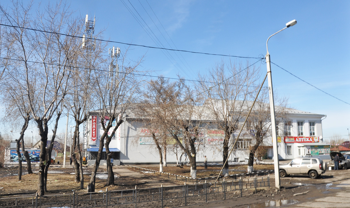 Omsk, Улица Воровского, 1 / 1-я улица Красной Звезды, 27