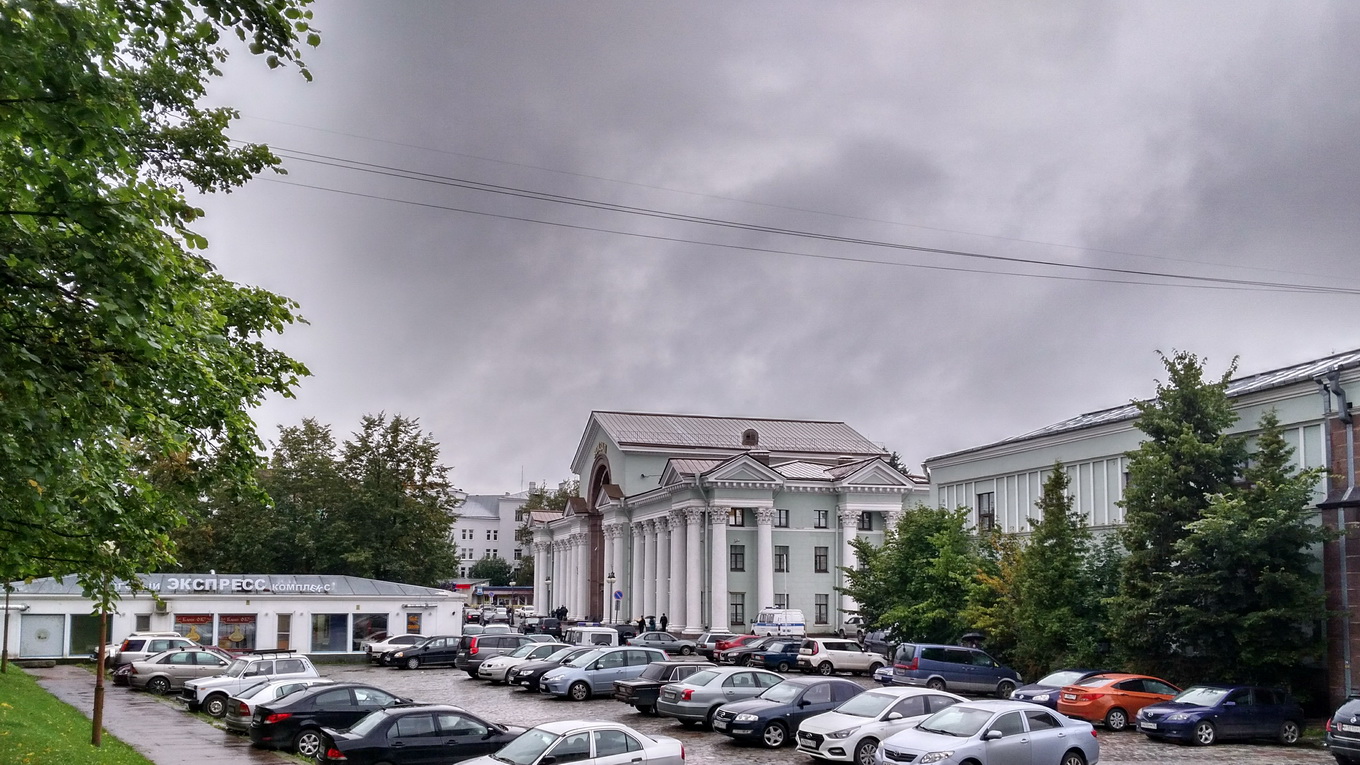 Выборг, Вокзальная площадь, 1; Железнодорожная улица, 8А