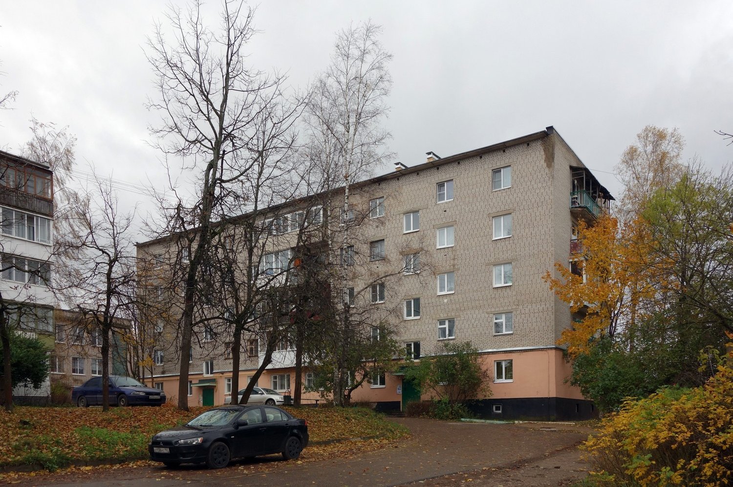 Валдай, Улица Луначарского, 23 / Улица Труда, 19