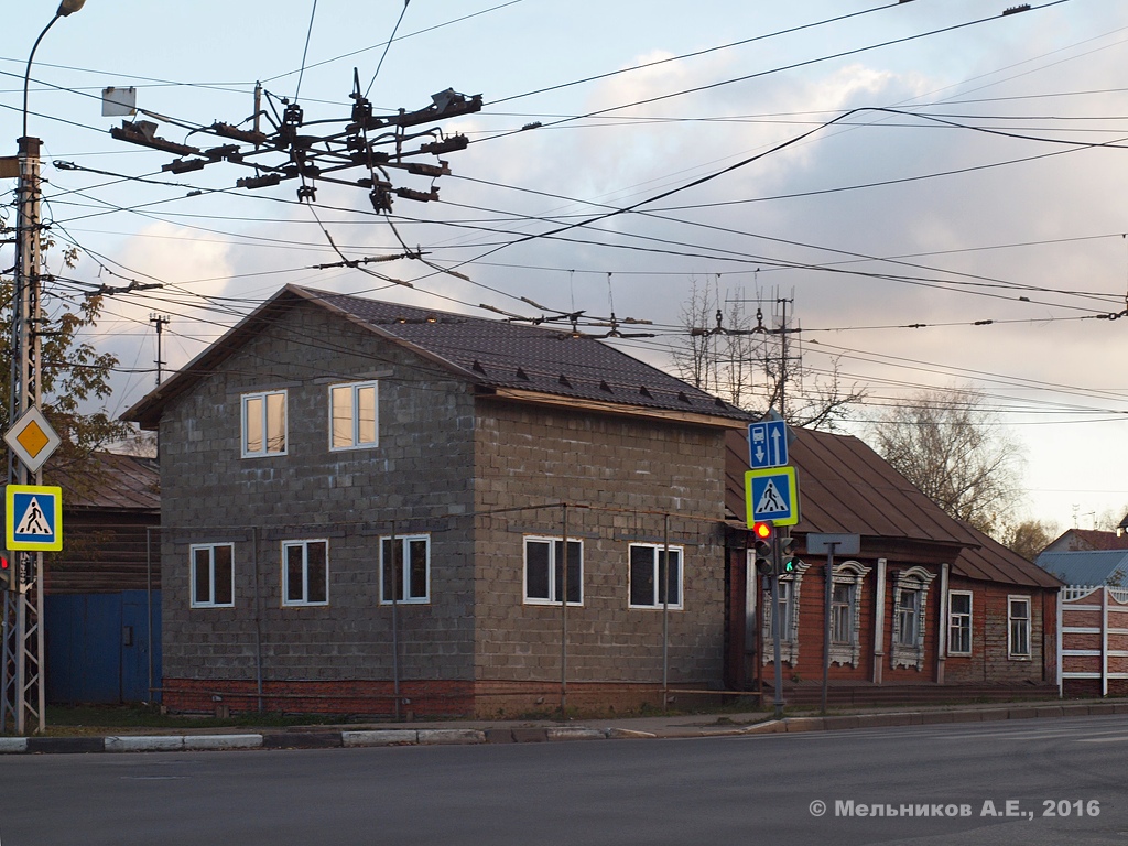Иваново, Улица Смирнова, 24 / Лежневская улица, 1