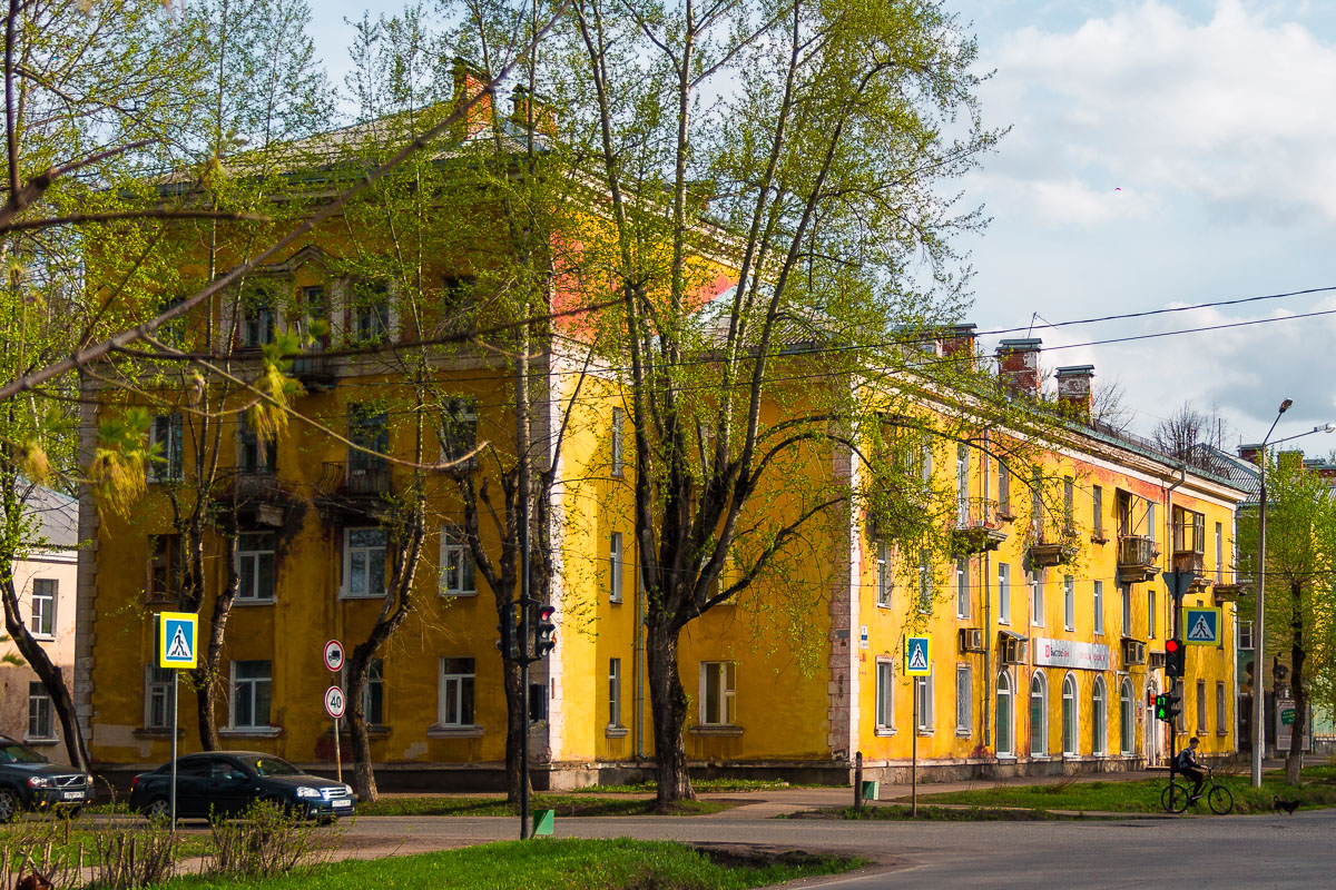 Глазов, Советская улица, 1