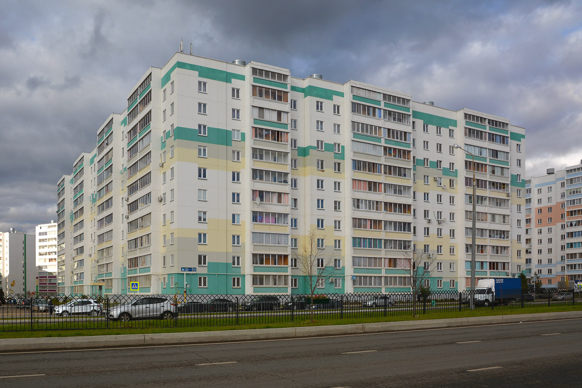 Набережные Челны, Проспект Чулман, 17 / Улица Сергея Максютова, 2