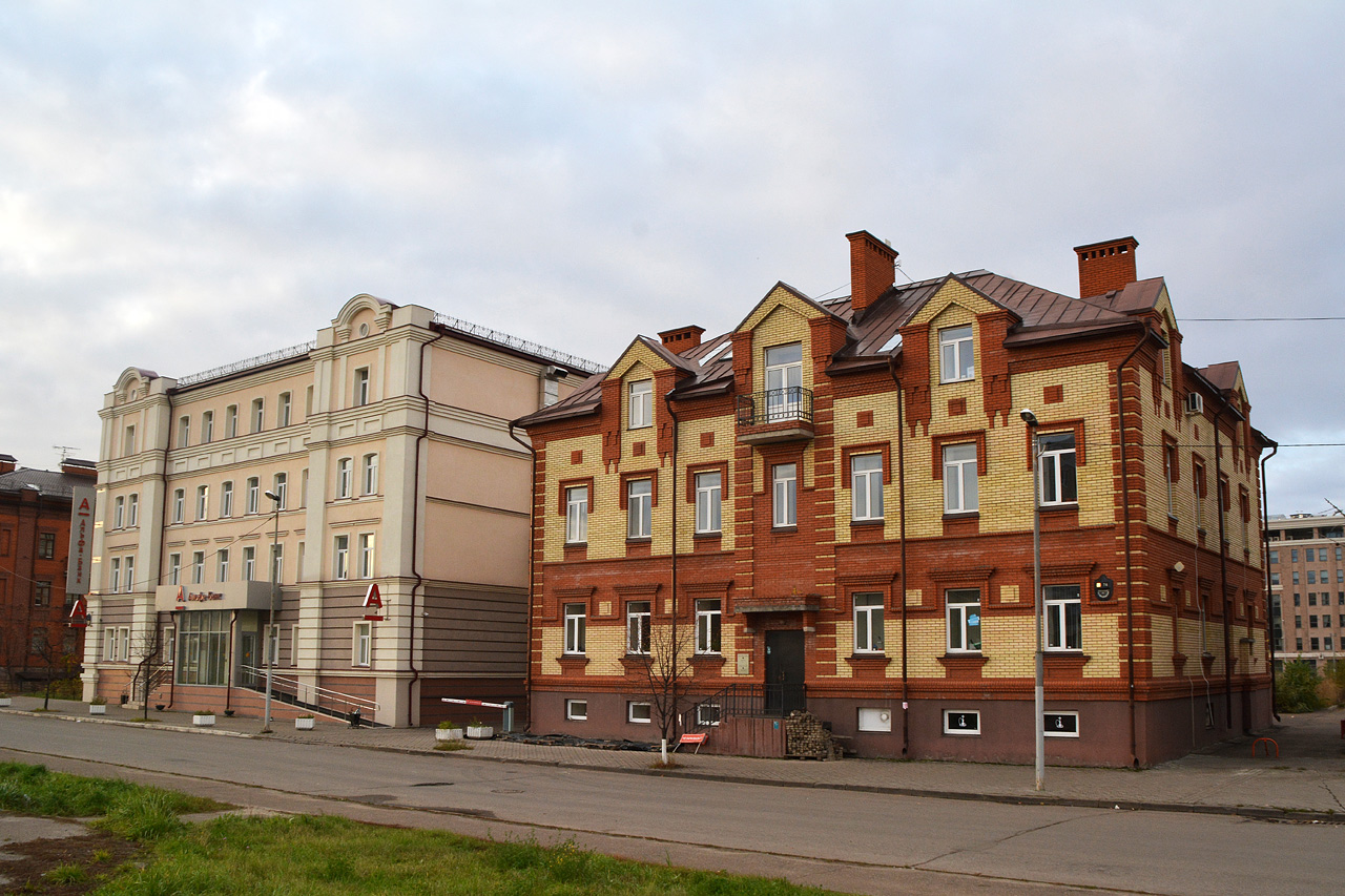 Казань, Петербургская улица, 76; Петербургская улица, 74