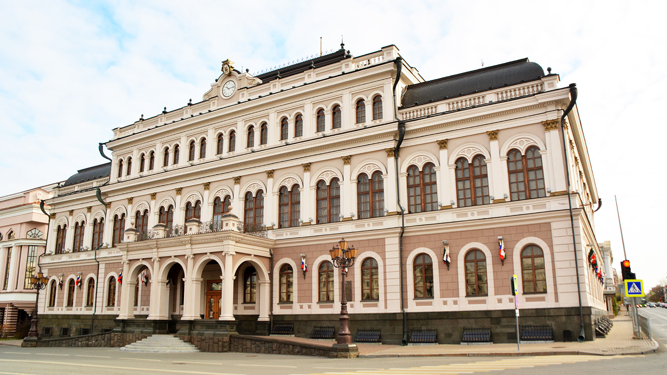 Казань, Улица Карла Маркса, 33 / Улица Пушкина, 62