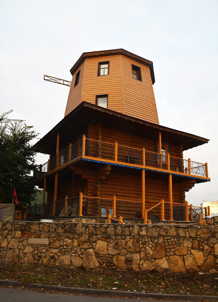 Казань, Петербургская улица, 60