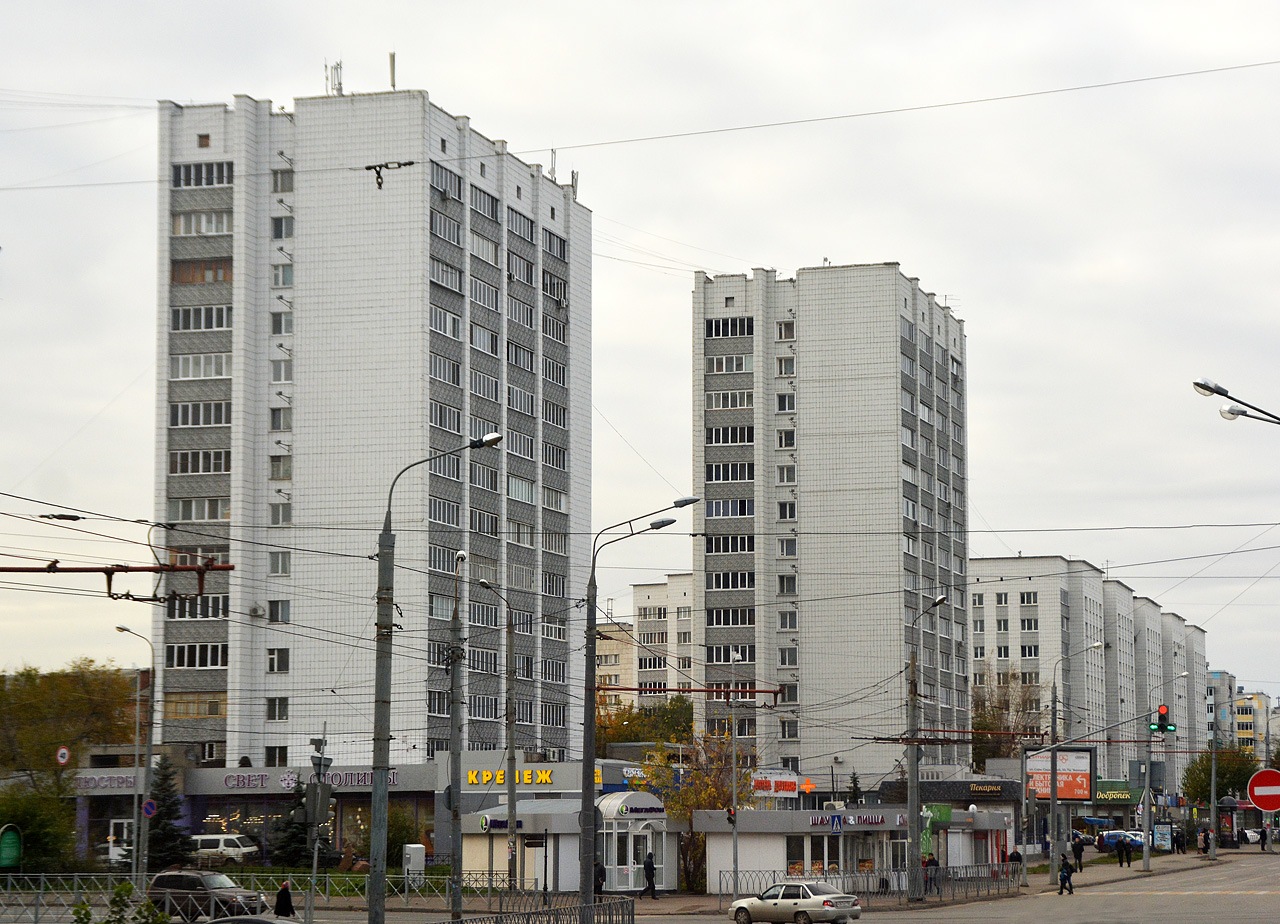 Казань, Улица Татарстан, 9; Улица Татарстан, 11; Улица Татарстан, 13 / Улица Сары Садыковой, 2