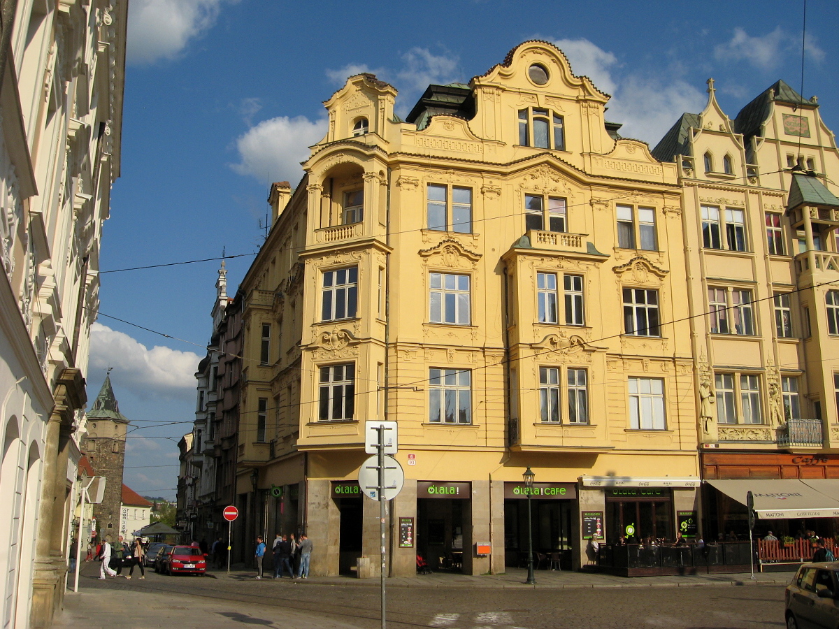 Пльзень, Náměstí Republiky, 6 / Pražská, 2