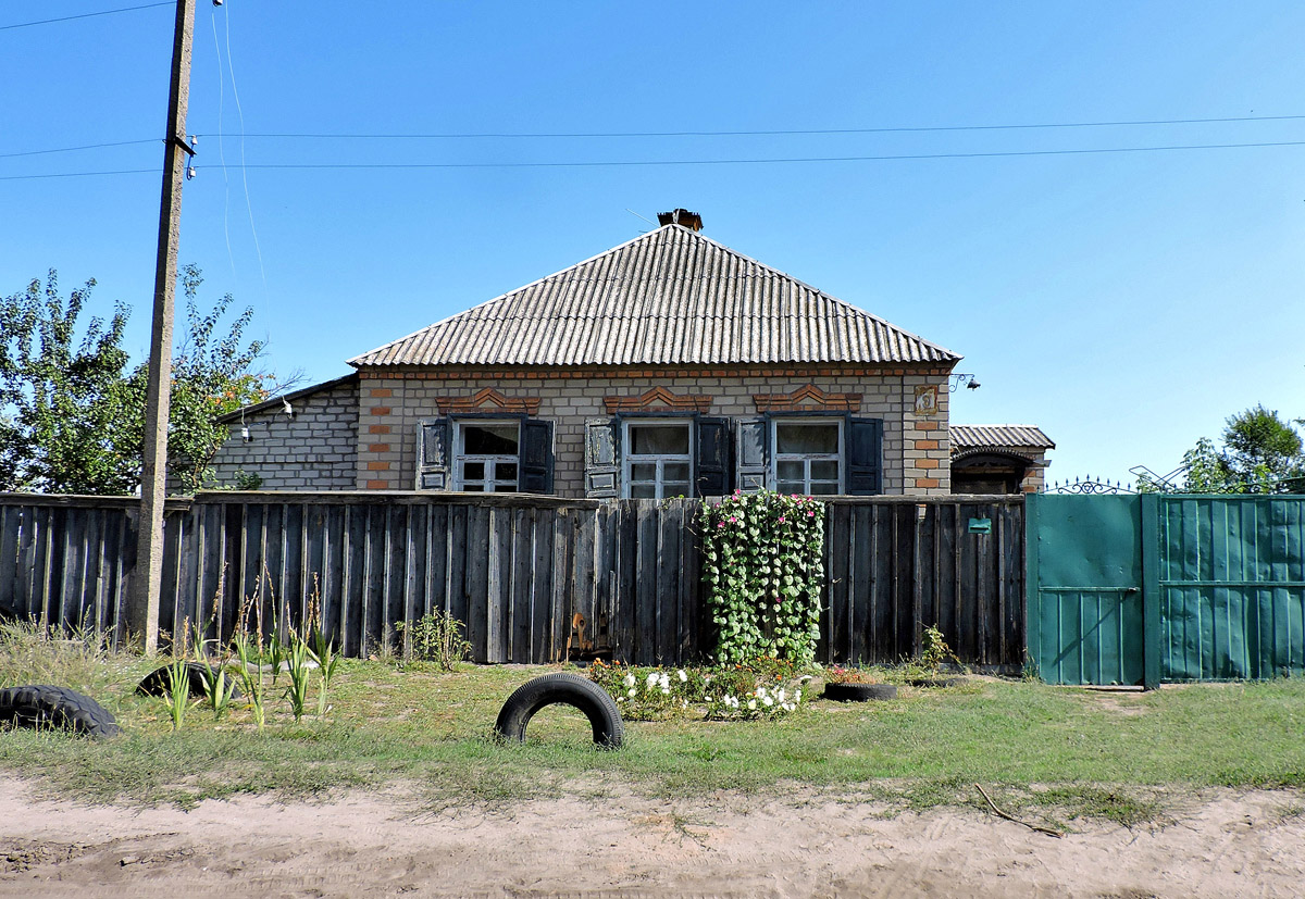 Харьковский район, прочие н.п., с. Лизогубовка, Центральная улица, 3