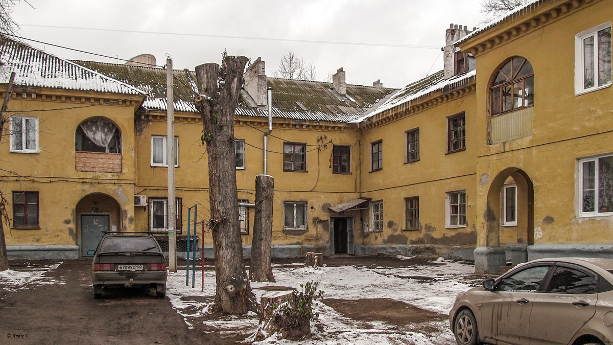 Уфа, Кольцевая улица, 64 / Улица Рыбакова, 15