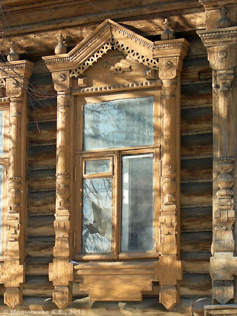 Иваново, Улица Кузнецова, 13 / Ярославская улица, 2. Резные наличники