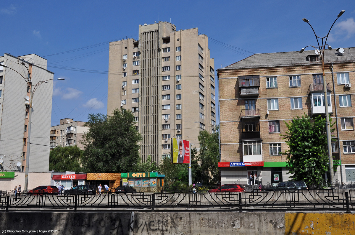 Киев, Чоколовский бульвар, 4