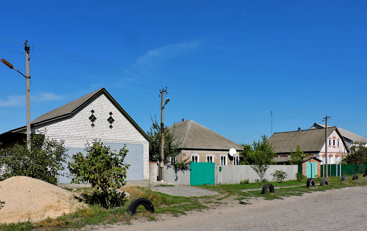 Новопокровка, Широкая улица, 12; Широкая улица, 12А; Широкая улица, 14