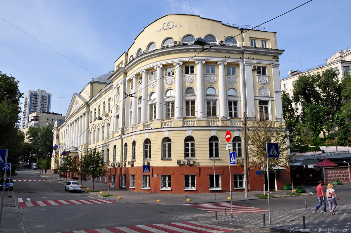 Киев, Улица Олеся Гончара, 55А