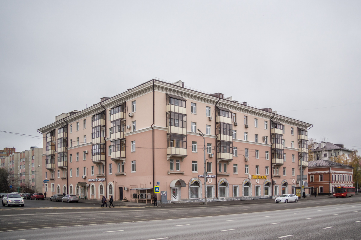 Казань, Улица Нурсултана Назарбаева, 9 / Агрономическая улица, 2