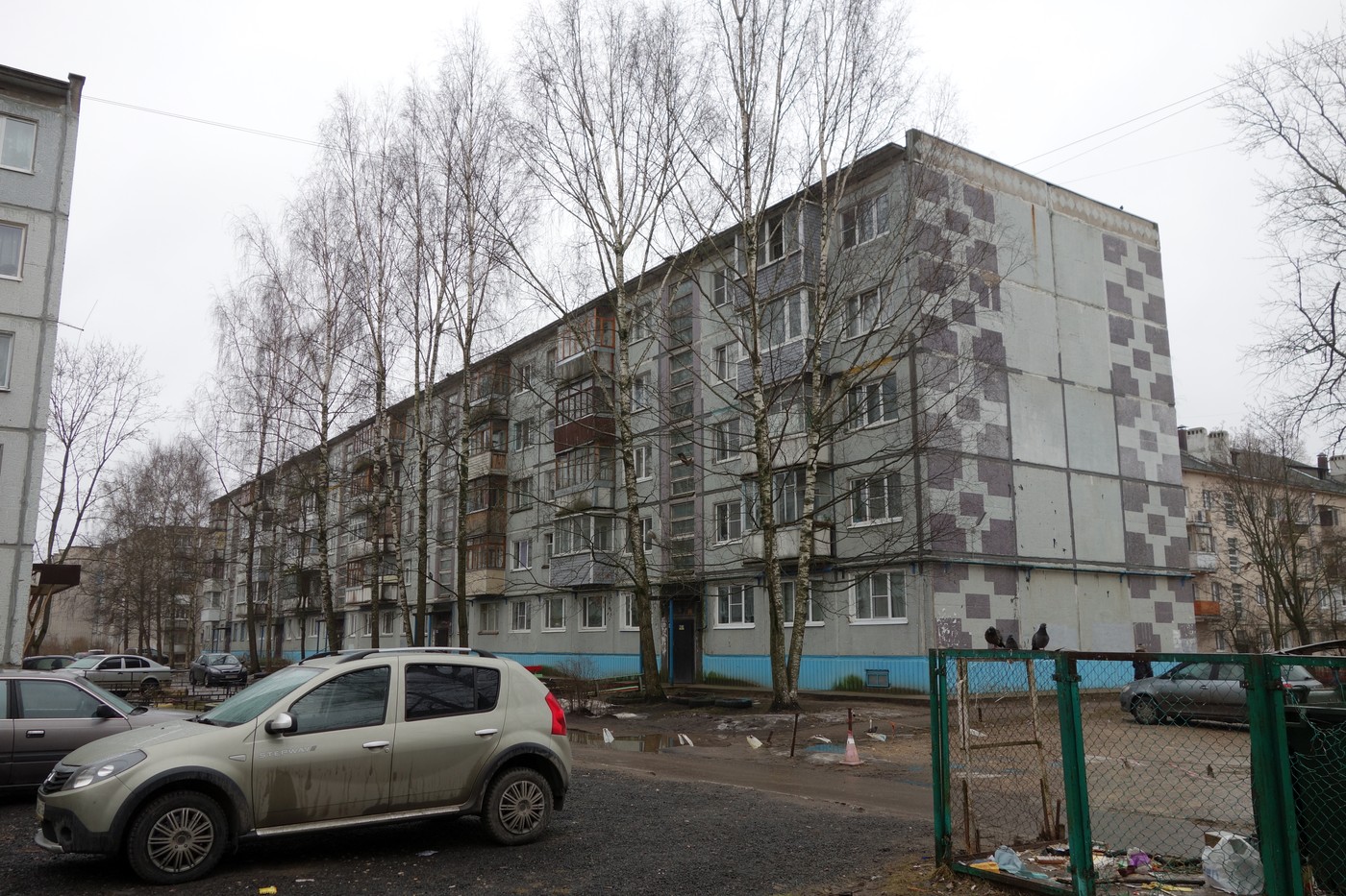 Великий Новгород, Студенческая улица, 13 корп. 2 (подъезд 1-4); Студенческая улица, 13 корп. 2 (подъезд 5)