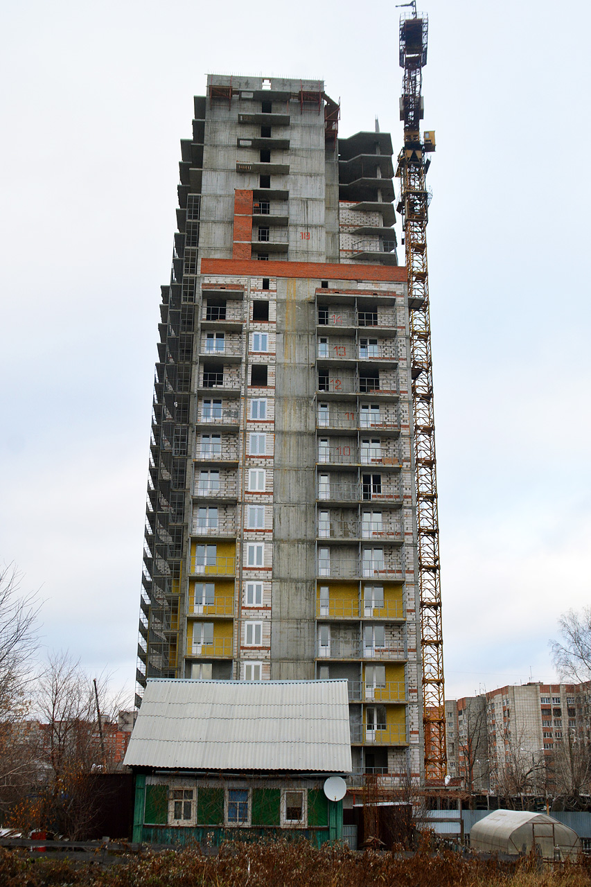 Perm, Улица Советской Армии, 64; Улица Советской Армии, 60