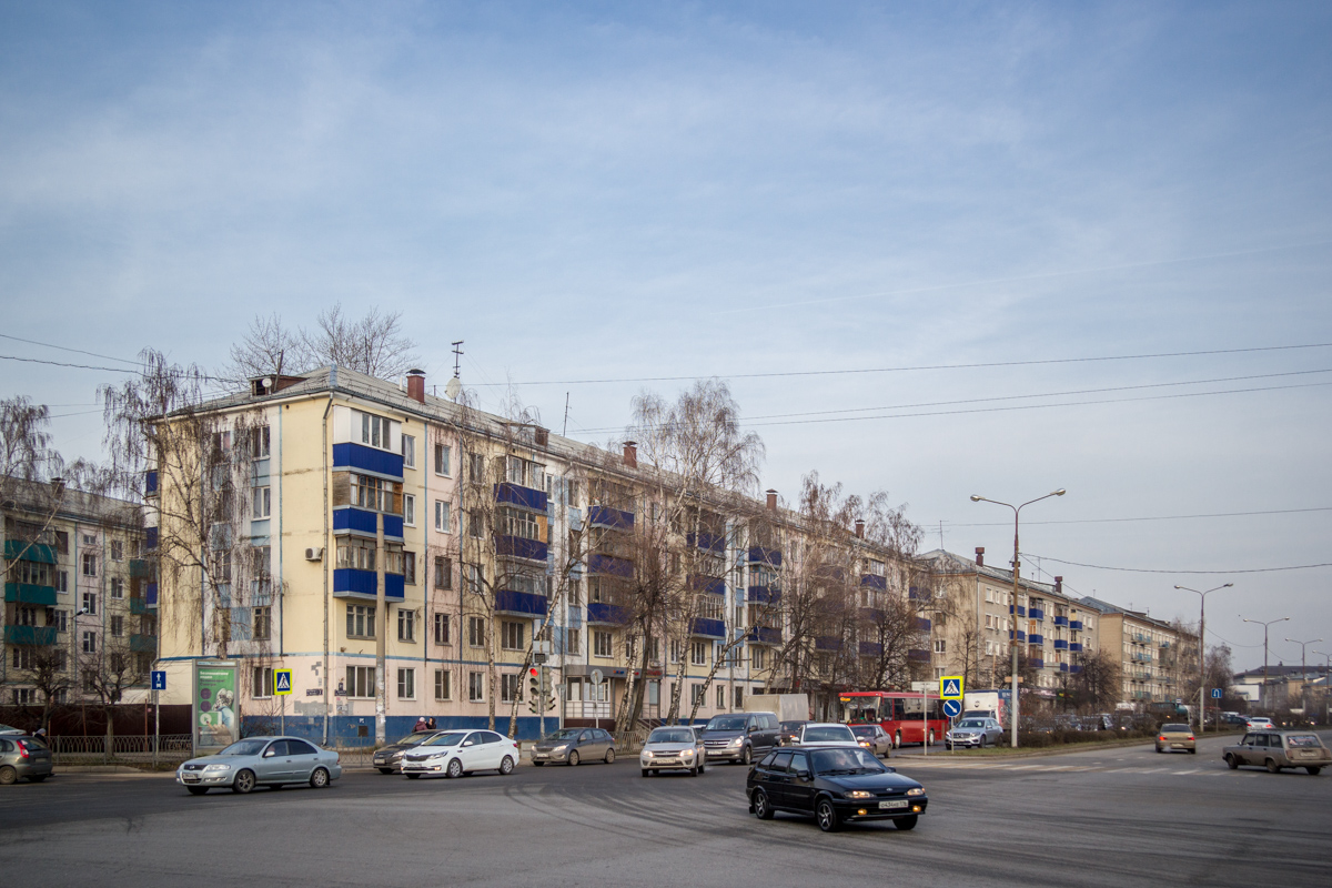 Казань, Улица Короленко, 81 / Улица Восстания, 2; Улица Короленко, 83