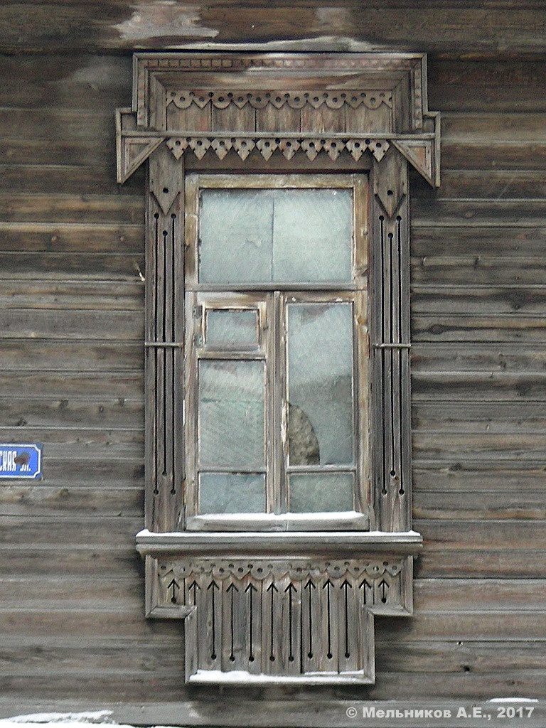 Иваново, Рыночный переулок, 2 / Красногвардейская улица, 31. Резные наличники